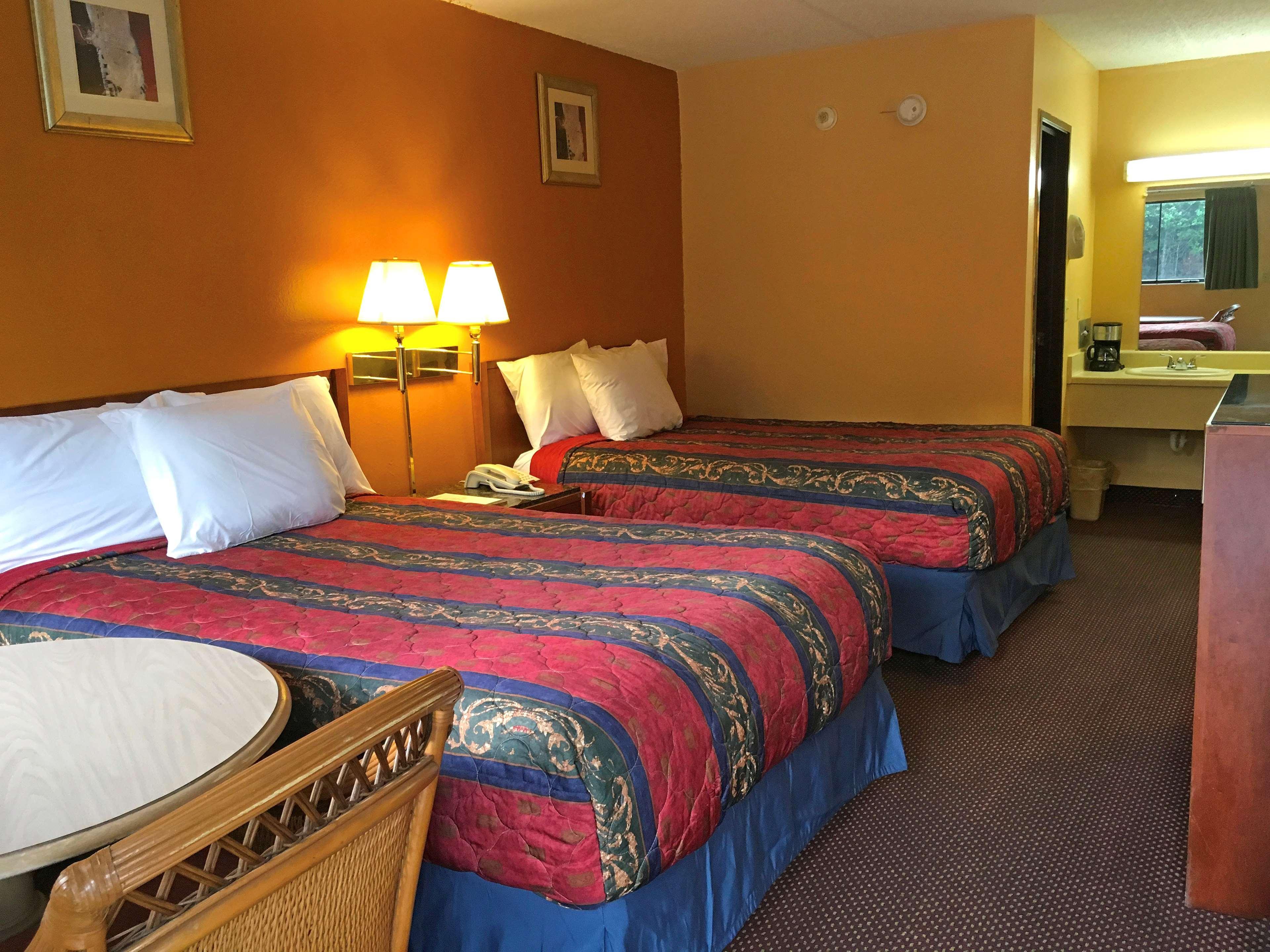 Days Inn By Wyndham York Alabama Экстерьер фото